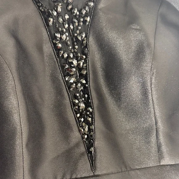 Adrianna Papell Beaded Halter Black Gown 8